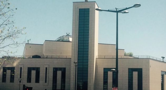 Mosquée de Massy : guide et modèle historique d&rsquo;éco-construction en 2026